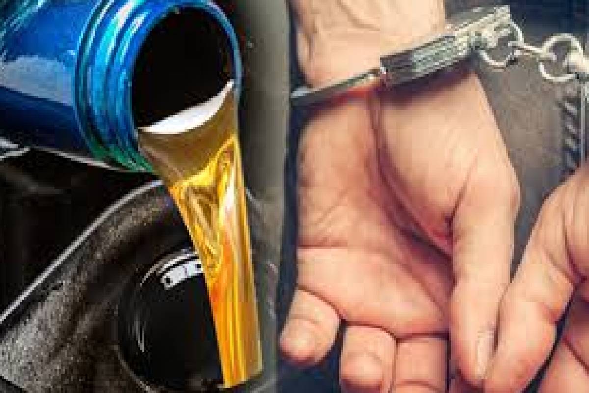 வீட்டில் சூட்சுமமான முறையில் எரிபொருள் சேமித்த பெண்ணுக்கு இறுதியில் காத்திருந்த ஷாக் | Woman Who Secretly Stored Fuel At Home வீட்டில் சூட்சுமமான முறையில் எரிபொருள் சேமித்த பெண்ணுக்கு இறுதியில் காத்திருந்த ஷாக் | Woman Who Secretly Stored Fuel At Home