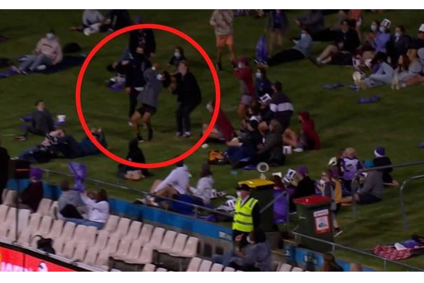 ரோகித் சர்மா அடித்த சிக்ஸர்! ரத்தம் சொட்ட சொட்ட ரசிகர் மருத்துவமனையில் அனுமதி! | Rohit Sharma Six Leaves Spectator Fractured Nose