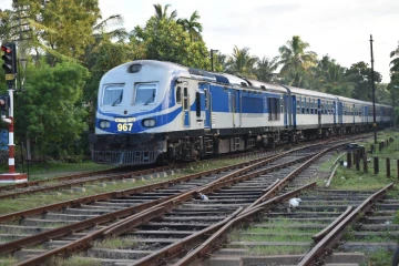 இரண்டரை மாதங்களுக்கு பின் வடக்கு ரயில் சேவை மீண்டும் ஆரம்பம்
