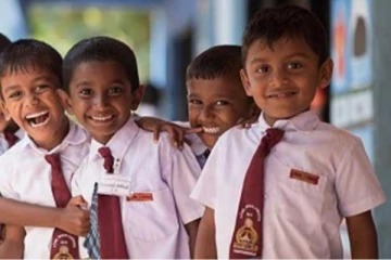 මෙරට පාසල් සිසුන්ට සුබ ආරංචියක්.. චීනයෙන් ලැබෙන විශේෂ දේ.