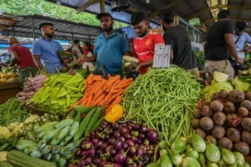 கோடை மழை தாக்கம் - கிடு கிடுவென உயரும் காய்கறிகளின் விலை