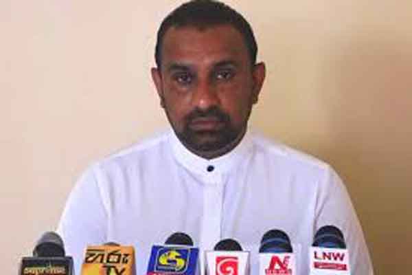 ஜே.வி.பி.யின் அடக்குமுறைகளுக்கு பிரதமர் ஹரிணி அடிபணிகின்றாரா... எதிர்தரப்பு கேள்வி | Does Prime Min Harini Accept The Jvp S Oppression