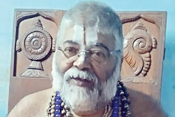 வைரமுத்துவை நடமாட விடக்கூடாது - மன்னார்குடி ஜீயர் எச்சரிக்கை | Mannargudi Jeeyar Warns Vairamuthu Viral