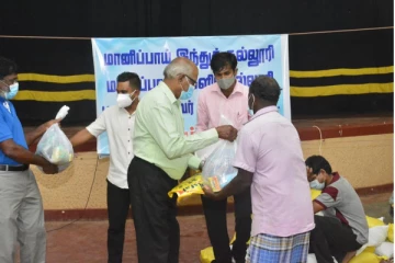 யாழில் பல குடுப்பங்களுக்கு உலர் உணவுப் பொருள்களை வழங்கி வைத்த பழைய மாணவர்கள் சங்கம்