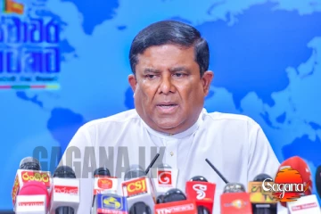 මාධ්‍යට වෙන බිස්නස් එකක් නැද්ද? වංචා ගැන ඇහුවම වජිර අබේවර්ධනට යකා නගී