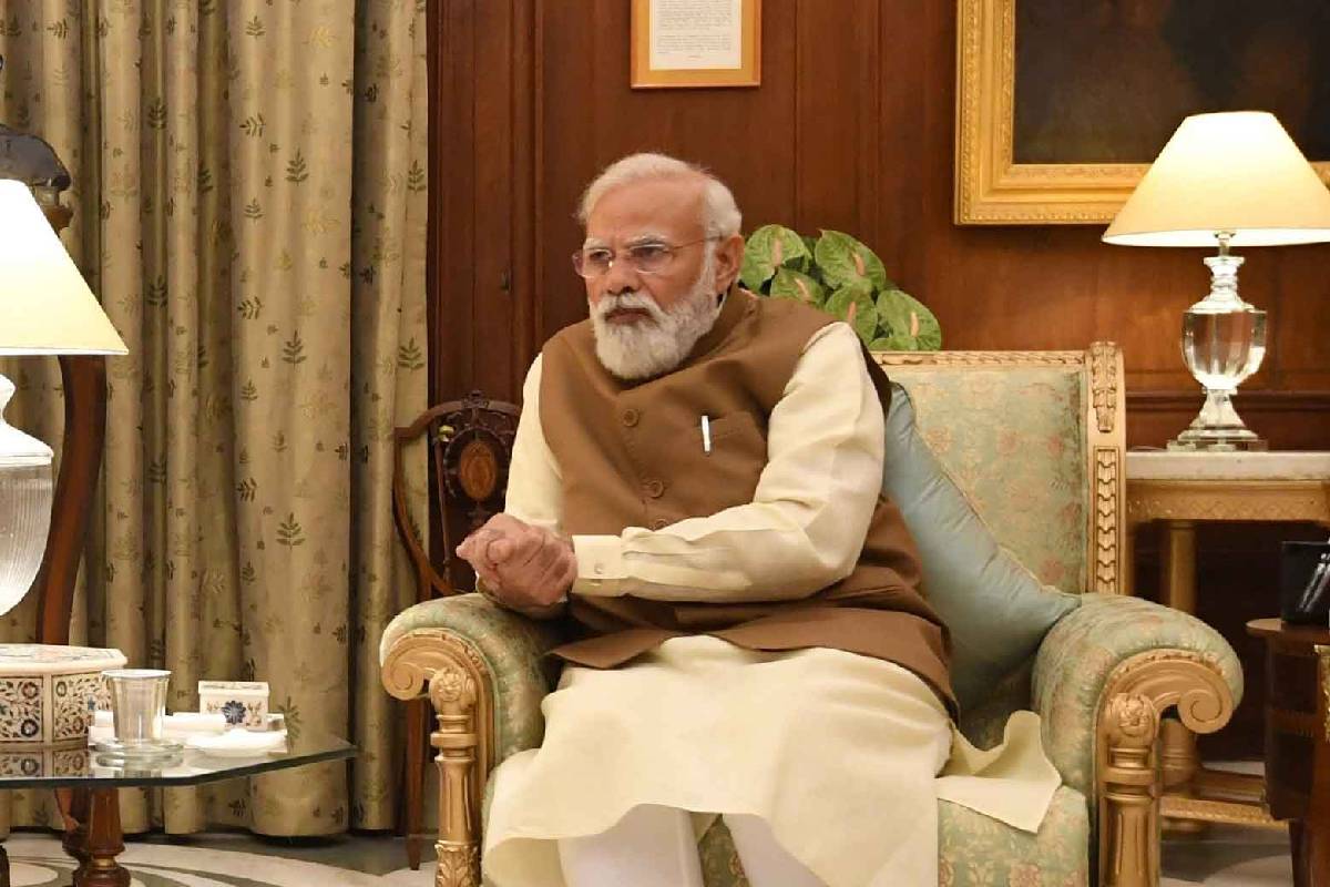 2 நாள் பயணமாக டெல்லி புறப்பட்ட விஜய் - யார் யாரை சந்திக்கிறார்? | Cm Vijay 2 Days Delhi Visit Meet Modi And Others 2 நாள் பயணமாக டெல்லி புறப்பட்ட விஜய் - யார் யாரை சந்திக்கிறார்? | Cm Vijay 2 Days Delhi Visit Meet Modi And Others