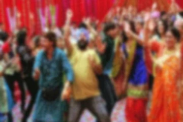 திருமணத்தில் நடனமாடிக் கொண்டிருந்த இளைஞனுக்கு நேர்ந்த கதி