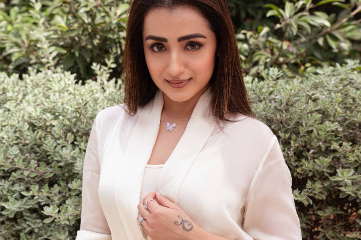 காதல் மட்டுமே வாழ்வு இல்லை.. ஆனால் - நடிகை த்ரிஷாவின் பதிவு | Trisha New Post Without Love Everything Is Less