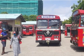 யாழில் பேருந்துக்கு கல்லெறிந்து சேதப்படுத்திய பெண் கைது