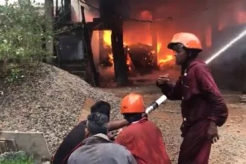 திடீரென பற்றியெரிந்த வீடு: தீயில் சிக்கி உடல் கருகி நபரொருவர் பலி