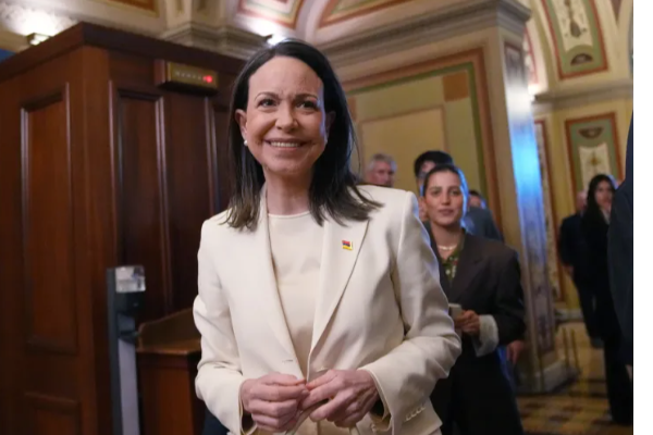 நோபல் பரிசை ட்ரம்பிடம் வழங்கிய வெனிசுலாவின் எதிர்க்கட்சித் தலைவர் | Maria Corina Machado Donald Trump Meeting