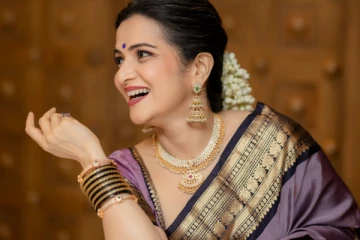 தொகுப்பாளினி டிடி சேலையில் அழகிய போட்டோஷூட்