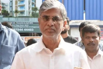 2 மாதமாக ஏதோ சரியில்லை, திடீரென நடந்த சம்பவம்- எமோஷ்னலாக பேசிய விஜய்யின் தந்தை, என்ன நடந்தது?