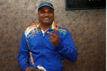 நூறாக படை நூறாக  தொட்ட இடமெல்லாம்  தூளாக: 41 வயதில் வெண்கலம் வென்றார் இந்திய வீரர் வினோத் குமார்