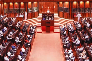 நாடாளுமன்ற செயலாளர் உட்பட 3 முக்கிய அதிகாரிகள் நீக்கம்?