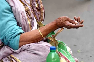 யாசகம் பெற்றுவந்த பெண்ணுக்கு நேர்ந்த துயரம்!