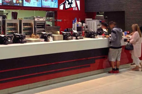 பிரித்தானியாவில் இலங்கை தமிழர் ஒருவருக்கு நீதிமன்றம் பிறப்பித்த அதிரடி உத்தரவு | Kfc Uk Manager Fined For Racism Case பிரித்தானியாவில் இலங்கை தமிழர் ஒருவருக்கு நீதிமன்றம் பிறப்பித்த அதிரடி உத்தரவு | Kfc Uk Manager Fined For Racism Case