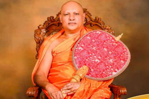 அஸ்கிரிய பீடத்தின் புதிய அணு நாயக்கர் | New Chief Prelate To Asgiri Chapter