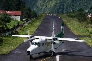 உலகின் மிக ஆபத்தான விமான நிலையம்.., ஒரு முனையில் 2,000 அடி சரிவு