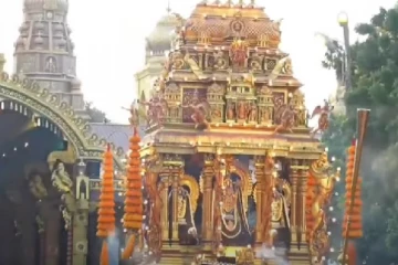 அடியவர்களுக்கு அருள்பாலிக்க மஞ்சத்தில் அசைந்து வந்த நல்லூர் கந்தன் ; காண குவிந்த பக்தர்கள்