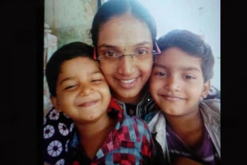 கணவரும் விட்டுட்டு போய்ட்டாங்க! பிள்ளைகளும் உடல் கருகி மரணம்-  இளம்பெண் எடுத்த விபரீத முடிவு