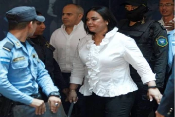 நிதி மோசடி:முன்னாள் ஜனாதிபதியின் பாரியாருக்கு 14 ஆண்டு சிறைத்தண்டனை