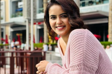 குழந்தைக்கு வாயோடு வாய் வைத்து.. சர்ச்சையில் கயல் சீரியல் நடிகை சைத்ரா ரெட்டி