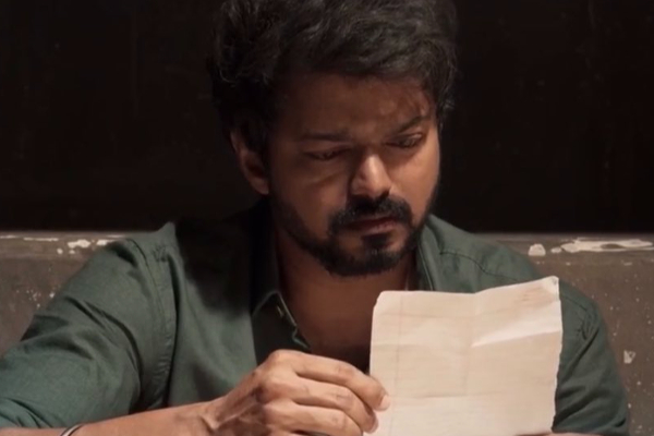 கடிதம் எழுதி வைத்துவிட்டு வீட்டை விட்டு ஒடிய தளபதி விஜய்.. அதிர்ச்சியடைந்த குடும்பம்