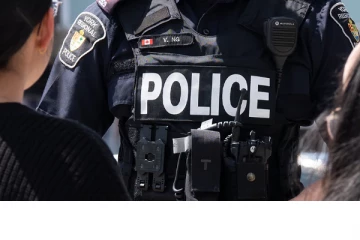 கனடாவில் பாதசாரி ஒருவருக்கு உயிர் ஆபத்தை ஏற்படுத்திய விபத்து