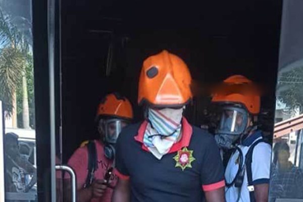 திடீரென தீப்பிடித்த ஆடை விற்பனையகம்! | A Clothing Store Suddenly Caught Fire