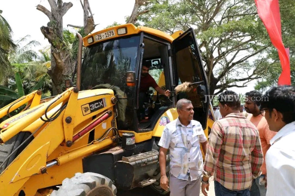 மக்கள் பட்டினியால் தவித்தபோது ஐந்து கோடியில் வீடு திருத்திய மஹிந்த! | Mahinda Spent 5 Crores Repair A House Crisis Lanka