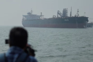 ஹோர்மூஸ் நீரிணையை திறக்க தீவிர நகர்வுகளில் சர்வதேசங்கள்