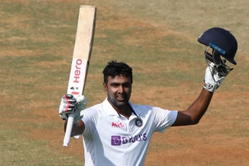 சுற்றும் புவி இவன்தானோ  முற்றும் பகை அழிப்பானோ : டெஸ்ட் போட்டியில் அஷ்வினின் அசத்தல் சாதனை