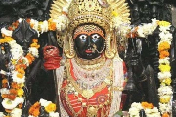 இரவில் பேசிக்கொள்ளும் கடவுளின் மர்ம சிலைகள்! இதுவரை வெளிவராத மர்மம் நிறைந்த அதிசய கோவில்