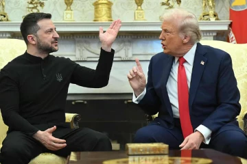 டிரம்ப்பை எதிர்த்து பேசிய ஜெலன்ஸ்கி - டிரம்ப் எப்படி அடிக்காமல் விட்டார் என கேக்கும் ரஷ்யா