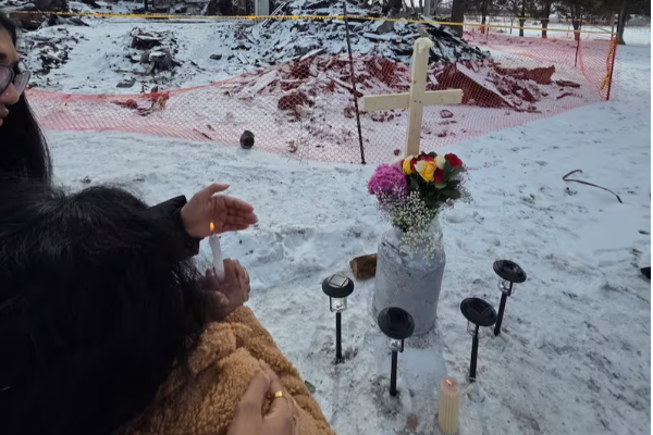 கனடாவில் வீட்டில் பற்றிய தீயில் சிக்கி இளம்பெண் மரணம் | 19 Yr Old Girl Dies In Canada House Fire