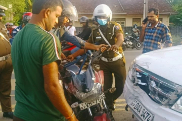 வவுனியாவில் கட்டுப்பாட்டை இழந்த கப்ரக வாகனம் மோதியதில் ஒருவர் படுகாயம்