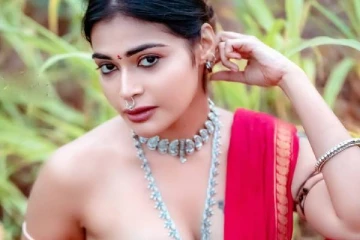 இப்படியொரு போஸ்!! நடிகை தர்ஷா குப்தா வெளியிட்ட கிளாமர் புகைப்படம்