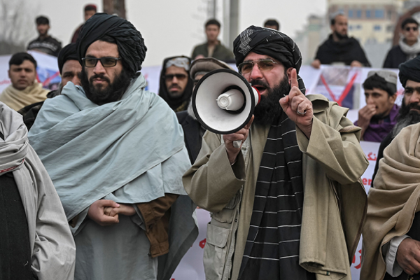 ஆப்கானிஸ்தானில் வீடுவீடாக சென்று சோதனையிடும் தலிபான்கள்! | The Taliban Are Checking House In Afghanistan