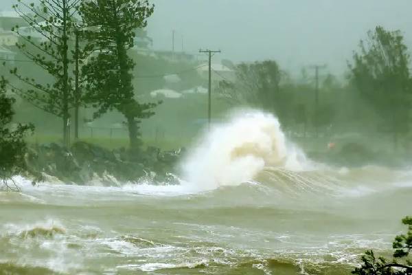 ஆஸ்திரேலியாவில் கடும் புயலுடன் கூடிய பெருமழை ; மீட்பு பணிகள் தீவிரம் | Heavy Rain With Severe Storms In Australia
