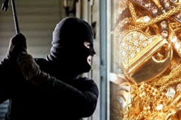 வீட்டிற்குள் புகுந்து நகை அபகரிப்பு: வைத்தியசாலையில் அனுமதிக்கப்பட்ட பெண்