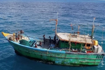 இந்திய மீனவர்களை விடுவிக்க நடவடிக்கை எடுக்க வேண்டும் :  சென்னை உயர் நீதிமன்றம் உத்தரவு