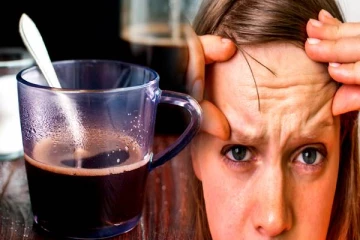 இளம் வயதில் வயதானவர்கள் போல் இருக்கீங்களா? அதற்கு இந்த பழக்கம் தான் காரணம்