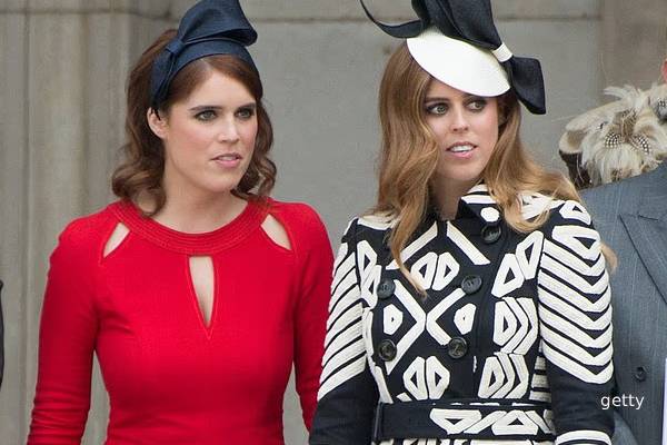 எப்ஸ்டீன் கோப்புகளில் சிக்கிய பிரித்தானிய இளவரசிக்கு இறுகும் சிக்கல் | Beatric Went 17 Holidays A Year