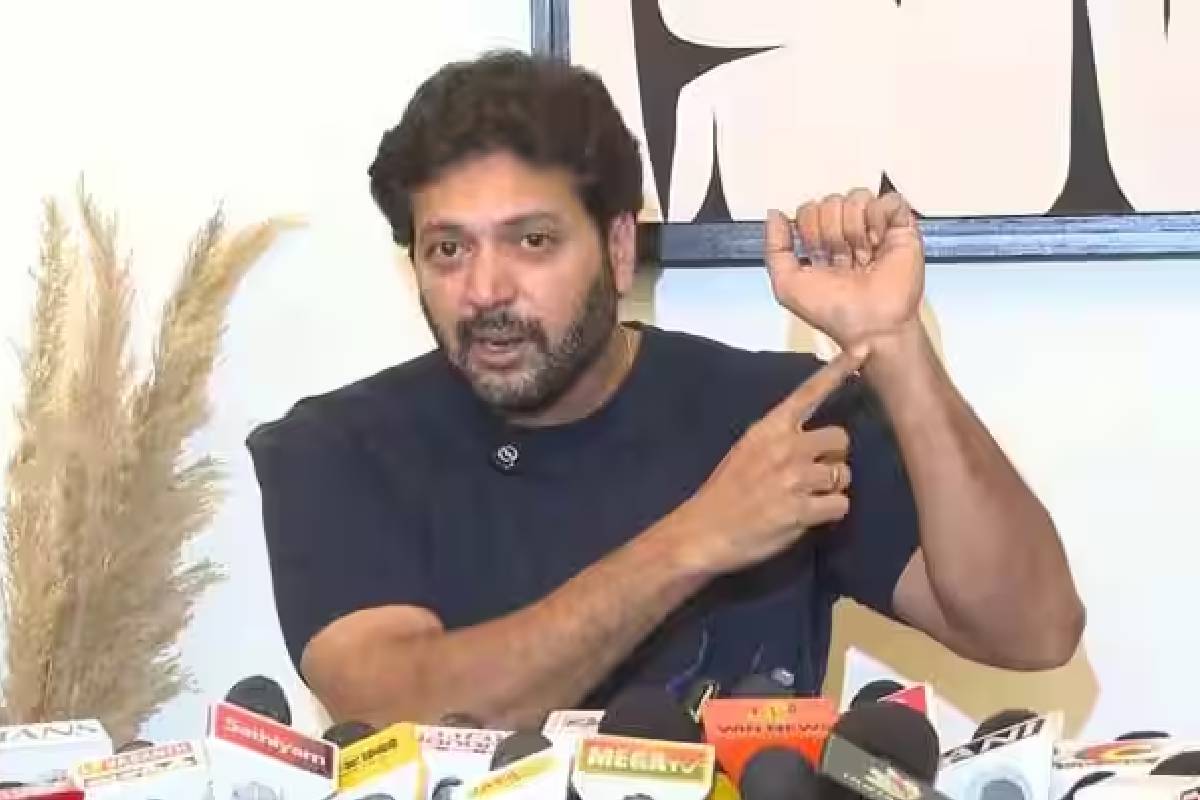 குடும்ப விவகார பத்திரிகையாளர் சந்திப்பு சர்ச்சை: பகிரங்க மன்னிப்ப கோரிய ரவி மோகன்! | Actor Ravi Mohan Public Apology Expresses Regret குடும்ப விவகார பத்திரிகையாளர் சந்திப்பு சர்ச்சை: பகிரங்க மன்னிப்ப கோரிய ரவி மோகன்! | Actor Ravi Mohan Public Apology Expresses Regret
