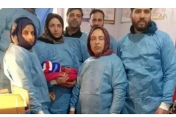 பனியில் சிக்கி துடித்த கர்ப்பிணி; வாட்ஸப் மூலம் பிரசவம் - ஆச்சர்ய சம்பவம்!