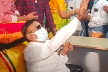 புத்தாண்டை முன்னிட்டு காட்சி கொடுத்த விஜயகாந்த் - உற்சாகத்தில் தொண்டர்கள் : வைரல் வீடியோ