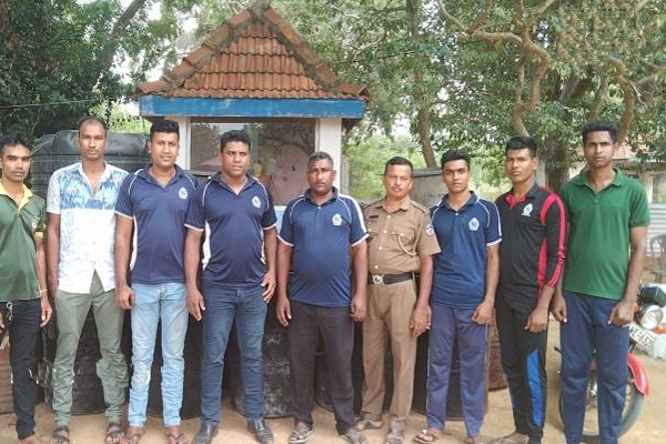 திடீர் சுற்றிவளைப்பு நடவடிக்கையில் ஈடுபட்ட பொலிஸார்! ஐவர் சிக்கினர் | Kilinochchi Ramanathapura Siege Fort Jawar Arrest