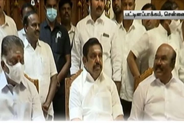 ஜாமீனில் வெளி வந்துள்ள முன்னாள் அமைச்சர் ஜெயக்குமாருடன் ஈபிஎஸ்- ஓபிஎஸ் சந்திப்பு