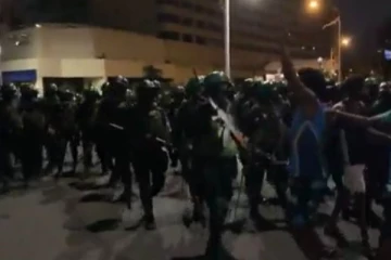 போராட்டக்காரர்களை அகற்றும் முறை  தொடர்பில் கட்சித் தலைவர்களிடம் பகிர்ந்து கொண்ட ரணில்(Video)